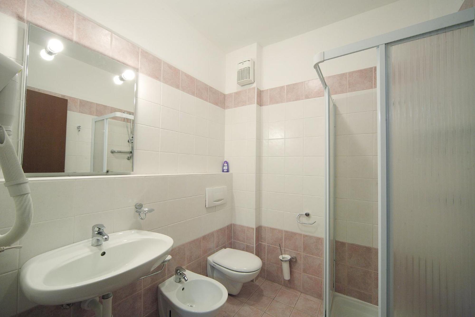 Residence Isolino แวร์บาเนีย ภายนอก รูปภาพ